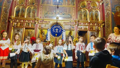 Corul micilor colindatori