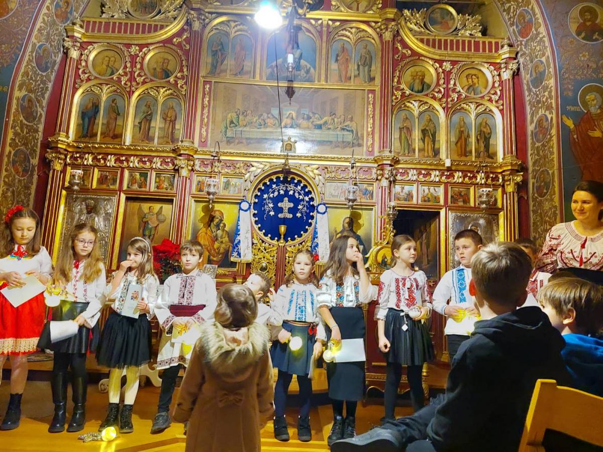 Corul micilor colindatori Corul micilor colindatori